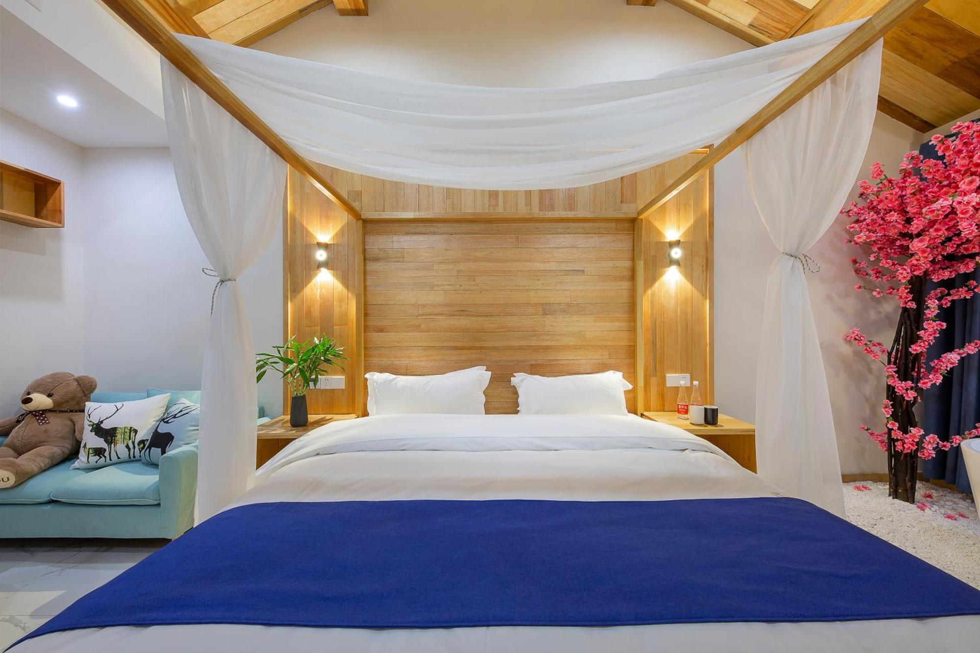 Tingjian Musu Private Soup Design Homestay - South Gate Of Wuzhen Xizha Scenic Area Тунсян Экстерьер фото