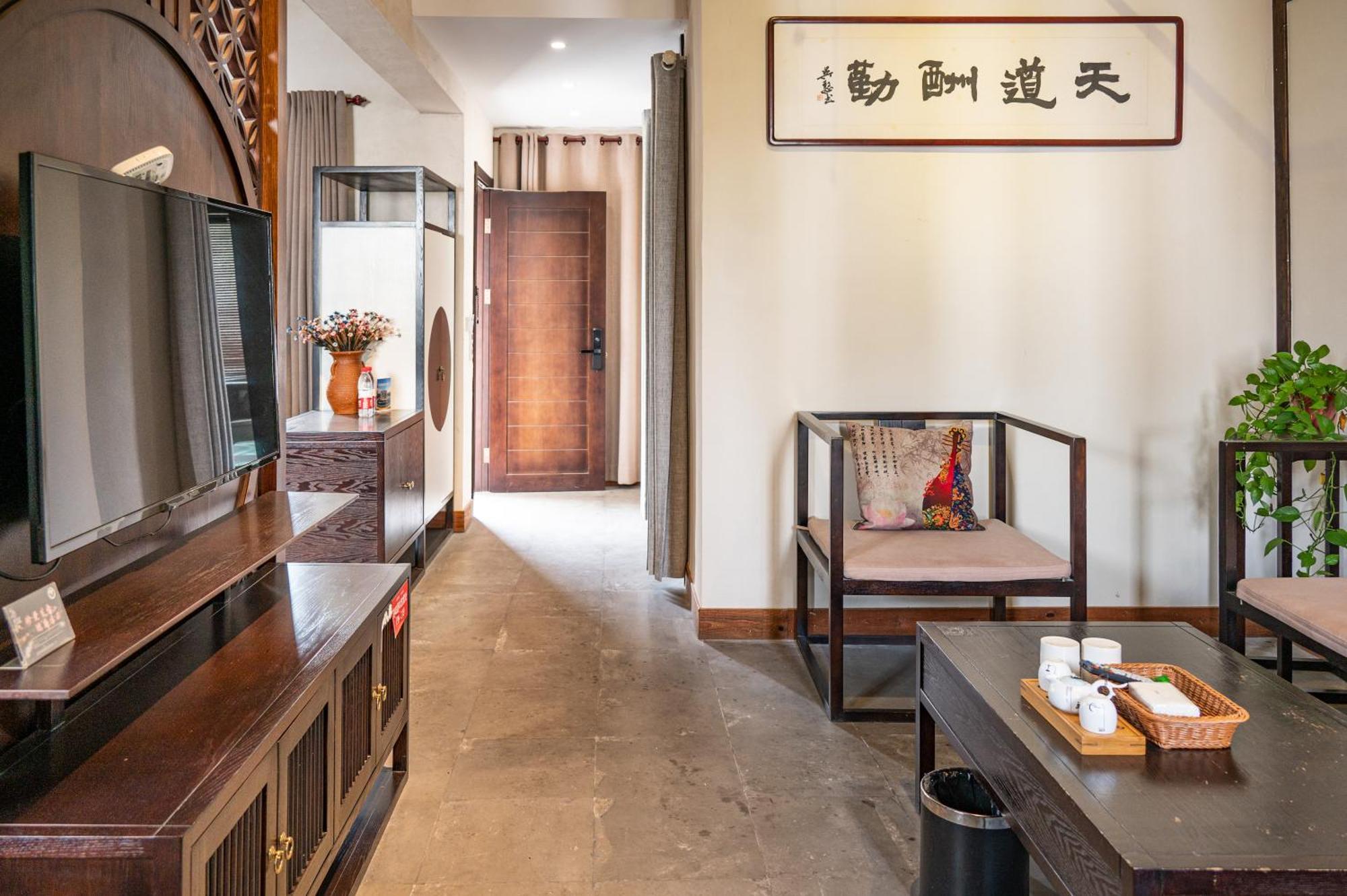Tingjian Musu Private Soup Design Homestay - South Gate Of Wuzhen Xizha Scenic Area Тунсян Экстерьер фото